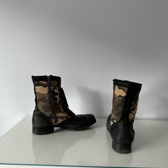 Steve Madden Camo Boot - Picture 8 of 8